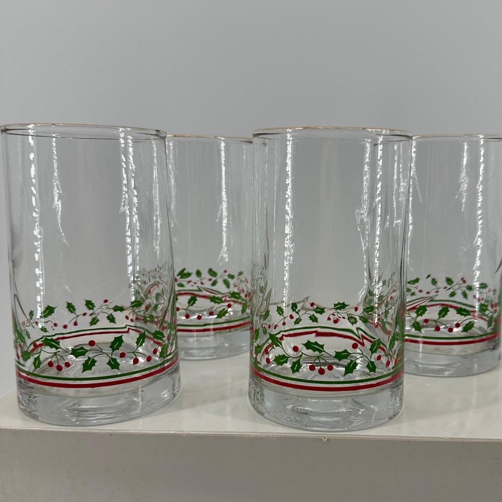 Arby's Christmas Collection 1983 Glass Tumblers Excellent Set of 4 Holly Vintage